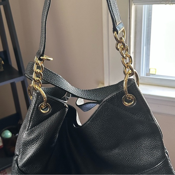 Michael Kors Black Leather Shoulder Bag with Gold Accents - Picture 4 of 7